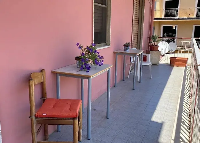 Piccolo Paradiso Vicino A Stazione E Apartman