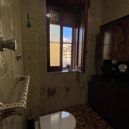 Piccolo Paradiso Vicino A Stazione E Apartament