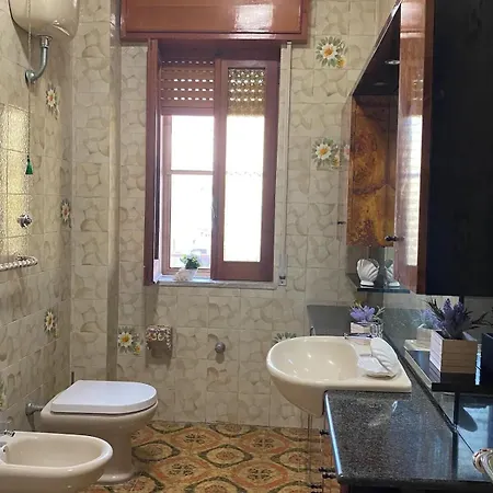 Piccolo Paradiso Vicino A Stazione E Apartment *